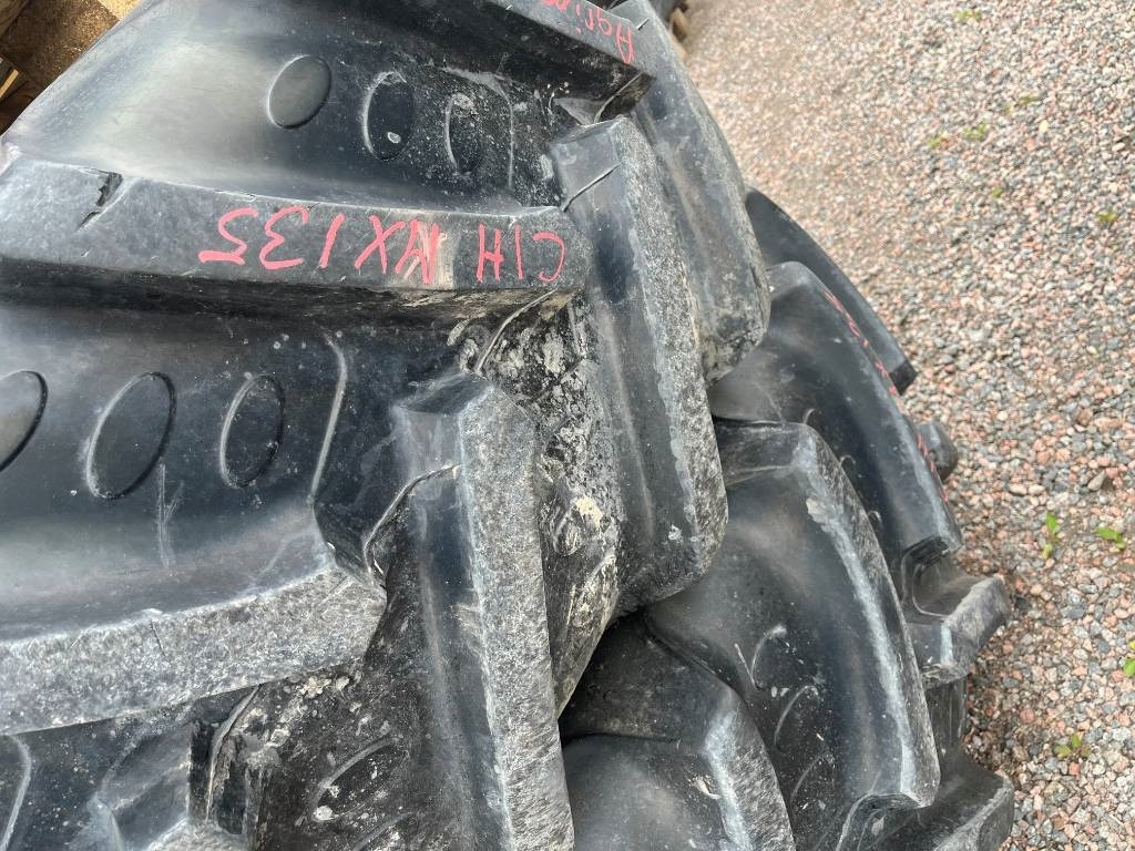 Agrimax 650/65-38 420/85-28 till Case MX 135 - Tire for Agricultural machinery: picture 3 Agrimax 650/65-38 420/85-28 till Case MX 135 - Tire for Agricultural machinery: picture 3