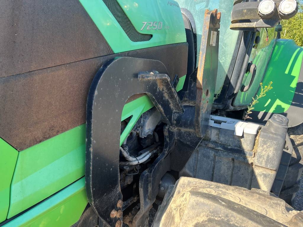 Lastarfäste Quicke Ålö Trima till Deutz 7250 TTV - Quick coupler: picture 1 Lastarfäste Quicke Ålö Trima till Deutz 7250 TTV - Quick coupler: picture 1