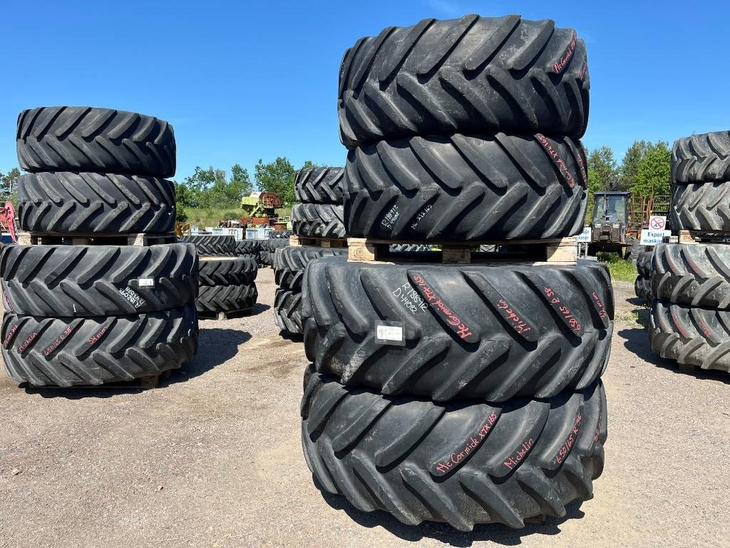 Michelin 650/65R38 520/65R28 till Case , MC Cormick - Tire for Agricultural machinery: picture 1 Michelin 650/65R38 520/65R28 till Case , MC Cormick - Tire for Agricultural machinery: picture 1