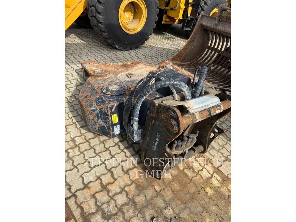 CAT MP318 CC CONCRETE CUTTER JAW - Demolition shears for Construction machinery: picture 2 CAT MP318 CC CONCRETE CUTTER JAW - Demolition shears for Construction machinery: picture 2