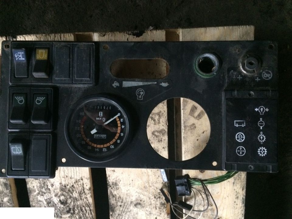 CASE Licznik zegary deska - Dashboard for Agricultural machinery: picture 1 CASE Licznik zegary deska - Dashboard for Agricultural machinery: picture 1