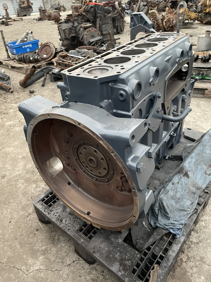 Caterpillar Cat C9 - blok silnika 325-3914 325-3915 - Cylinder block for Agricultural machinery: picture 3 Caterpillar Cat C9 - blok silnika 325-3914 325-3915 - Cylinder block for Agricultural machinery: picture 3