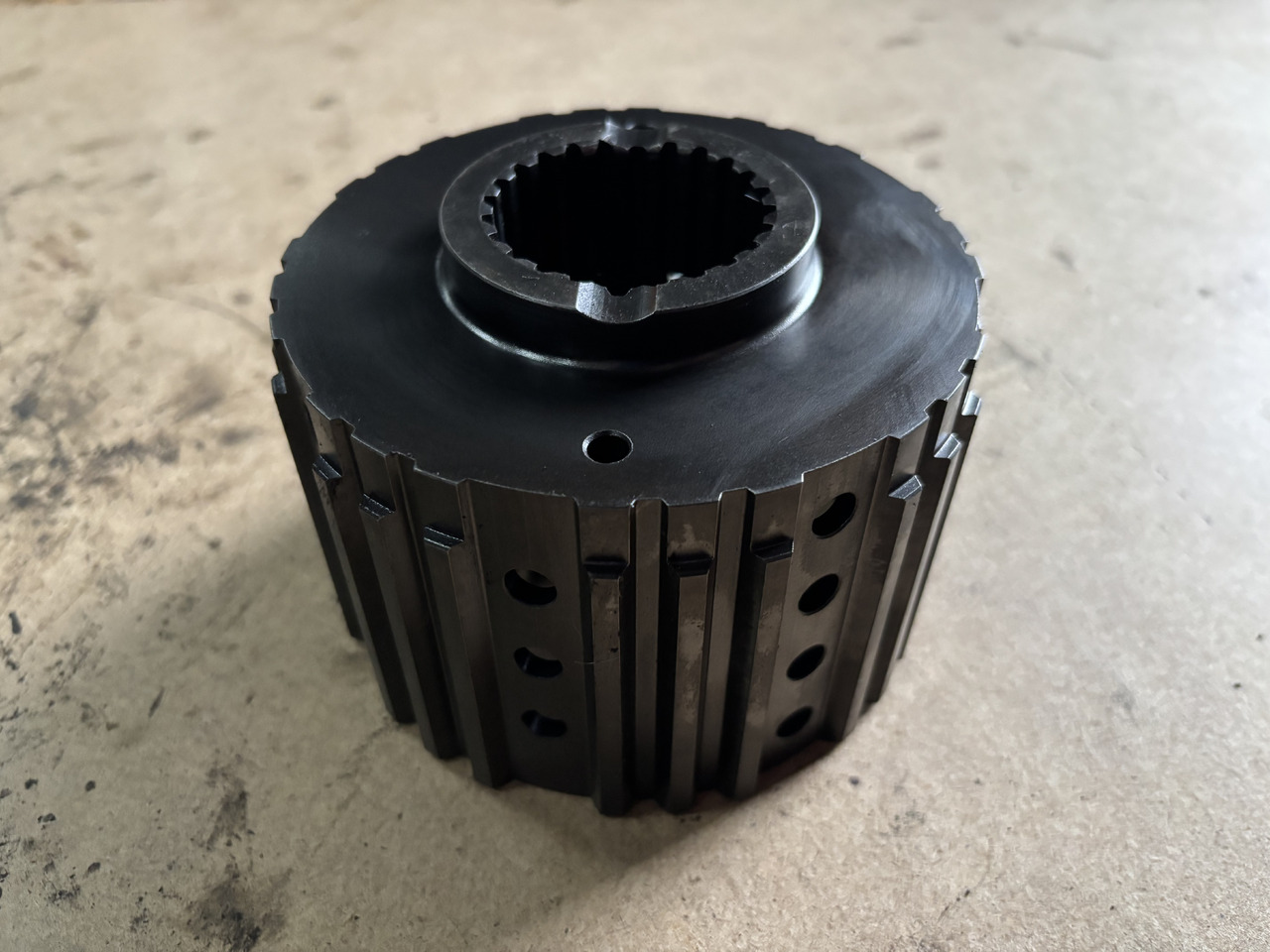 Claas AXION 830 Kosz 00 1134 327 0 0011343270 - Clutch disc for Agricultural machinery: picture 1 Claas AXION 830 Kosz 00 1134 327 0 0011343270 - Clutch disc for Agricultural machinery: picture 1