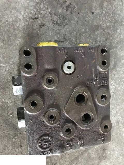Claas Axion - Blok Zaworowy REXROTH - Hydraulic valve for Agricultural machinery: picture 1 Claas Axion - Blok Zaworowy REXROTH - Hydraulic valve for Agricultural machinery: picture 1