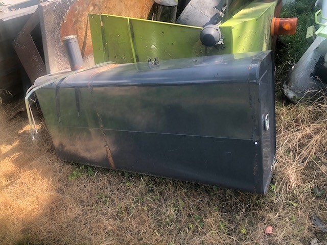 Claas Dominator | Mega - Zbiornik Paliwa - Fuel tank for Combine harvester: picture 1 Claas Dominator | Mega - Zbiornik Paliwa - Fuel tank for Combine harvester: picture 1