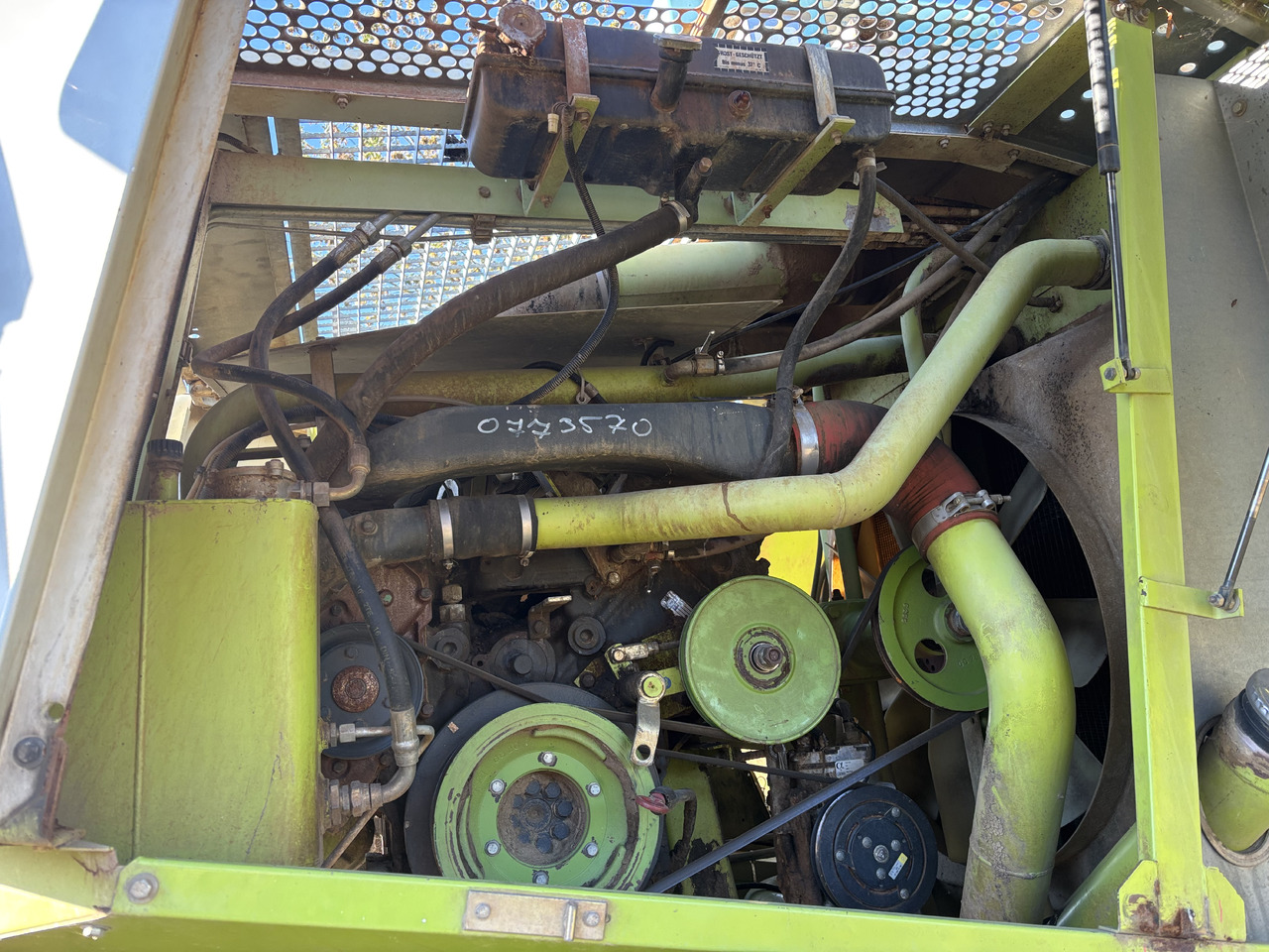 Claas Jaguar 820 840 860 Dodatkowy Zbiornik Paliwa 00 0076 141 0 0000761410 - Fuel tank for Agricultural machinery: picture 3 Claas Jaguar 820 840 860 Dodatkowy Zbiornik Paliwa 00 0076 141 0 0000761410 - Fuel tank for Agricultural machinery: picture 3