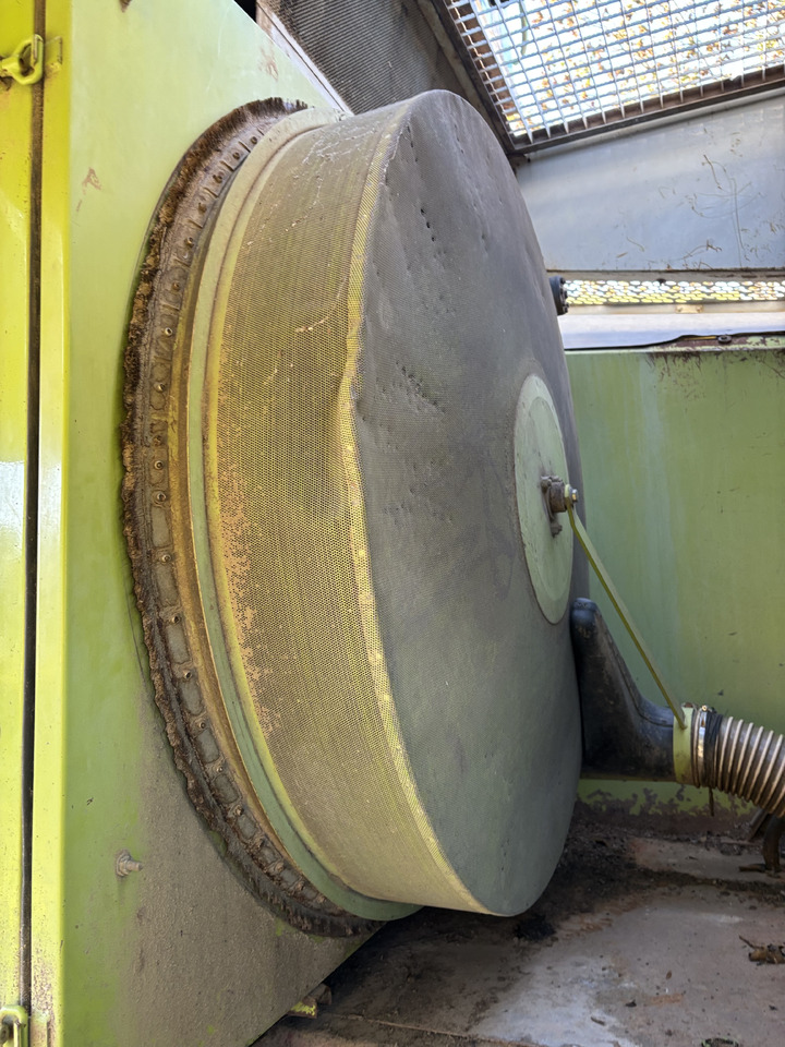 Claas Jaguar 820 840 860 Sprężarka Sanden Do Klimatyzacji 00 0625 994 0 0006259940 - A/C compressor for Agricultural machinery: picture 1 Claas Jaguar 820 840 860 Sprężarka Sanden Do Klimatyzacji 00 0625 994 0 0006259940 - A/C compressor for Agricultural machinery: picture 1