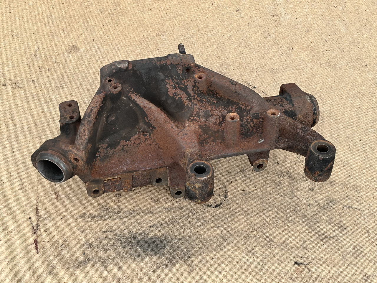 Claas Lexion 780 Kolektor Wydechowy Mercedes R5421421009 OM502 - Exhaust manifold for Combine harvester: picture 1 Claas Lexion 780 Kolektor Wydechowy Mercedes R5421421009 OM502 - Exhaust manifold for Combine harvester: picture 1