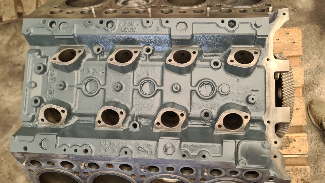 Claas Mercedes OM502LA 942.992 390kW Silnik Słupek Silnika - Cylinder block for Agricultural machinery: picture 5 Claas Mercedes OM502LA 942.992 390kW Silnik Słupek Silnika - Cylinder block for Agricultural machinery: picture 5