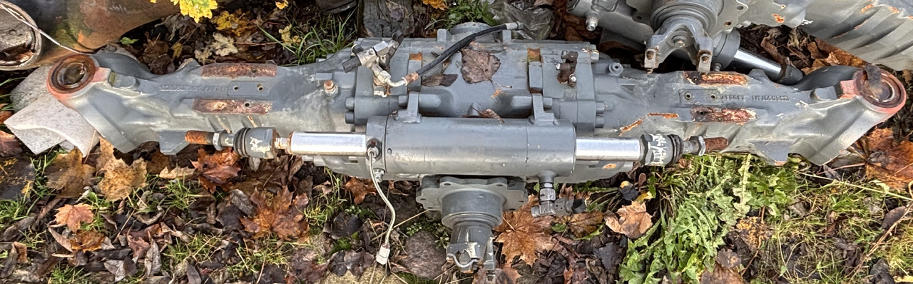 Claas Scorpion 635 Centralna Środkowa Obudowa Osi Przedniej 0019242110 00 1924 211 0 - Front axle for Farm tractor: picture 1 Claas Scorpion 635 Centralna Środkowa Obudowa Osi Przedniej 0019242110 00 1924 211 0 - Front axle for Farm tractor: picture 1