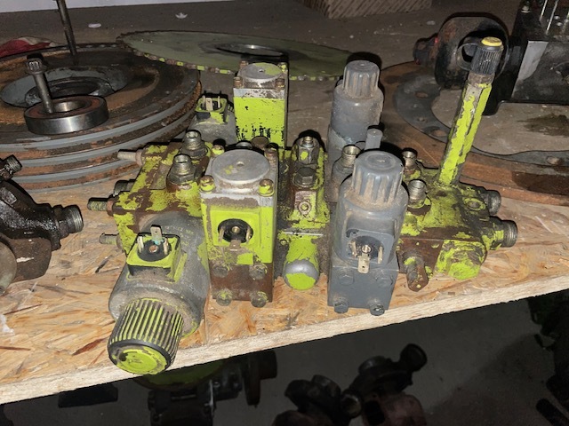 Claas mega dominator rozdzielacz hydrauliczny sekcja - Hydraulic valve for Agricultural machinery: picture 2 Claas mega dominator rozdzielacz hydrauliczny sekcja - Hydraulic valve for Agricultural machinery: picture 2