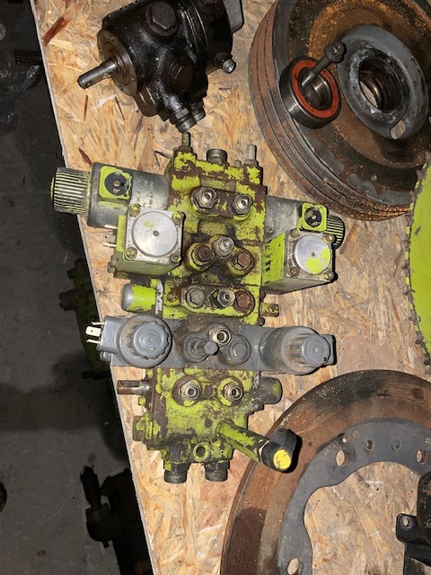 Claas mega dominator rozdzielacz hydrauliczny sekcja - Hydraulic valve for Agricultural machinery: picture 3 Claas mega dominator rozdzielacz hydrauliczny sekcja - Hydraulic valve for Agricultural machinery: picture 3