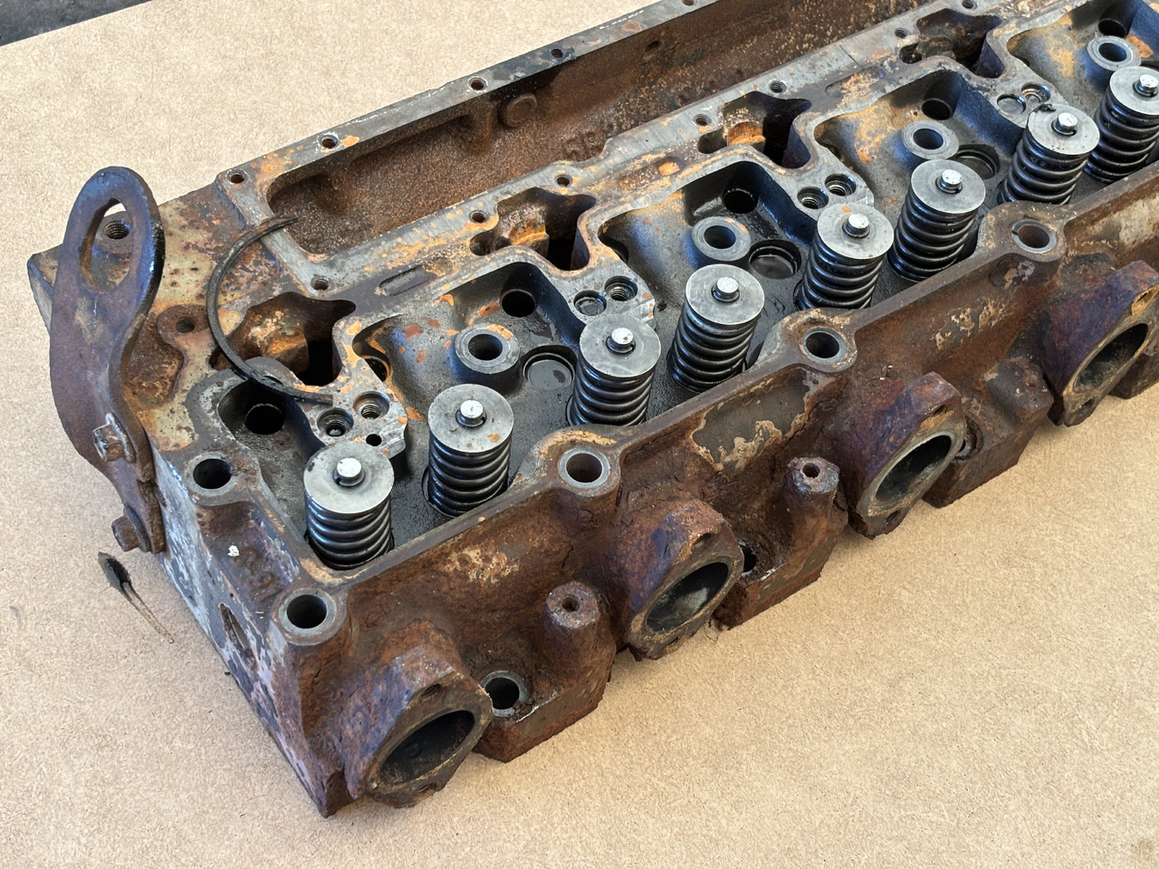Cummins 6CT 6CT8.3 6C8.3 Głowica Cylindra j925642 3936180 - Cylinder head: picture 4 Cummins 6CT 6CT8.3 6C8.3 Głowica Cylindra j925642 3936180 - Cylinder head: picture 4