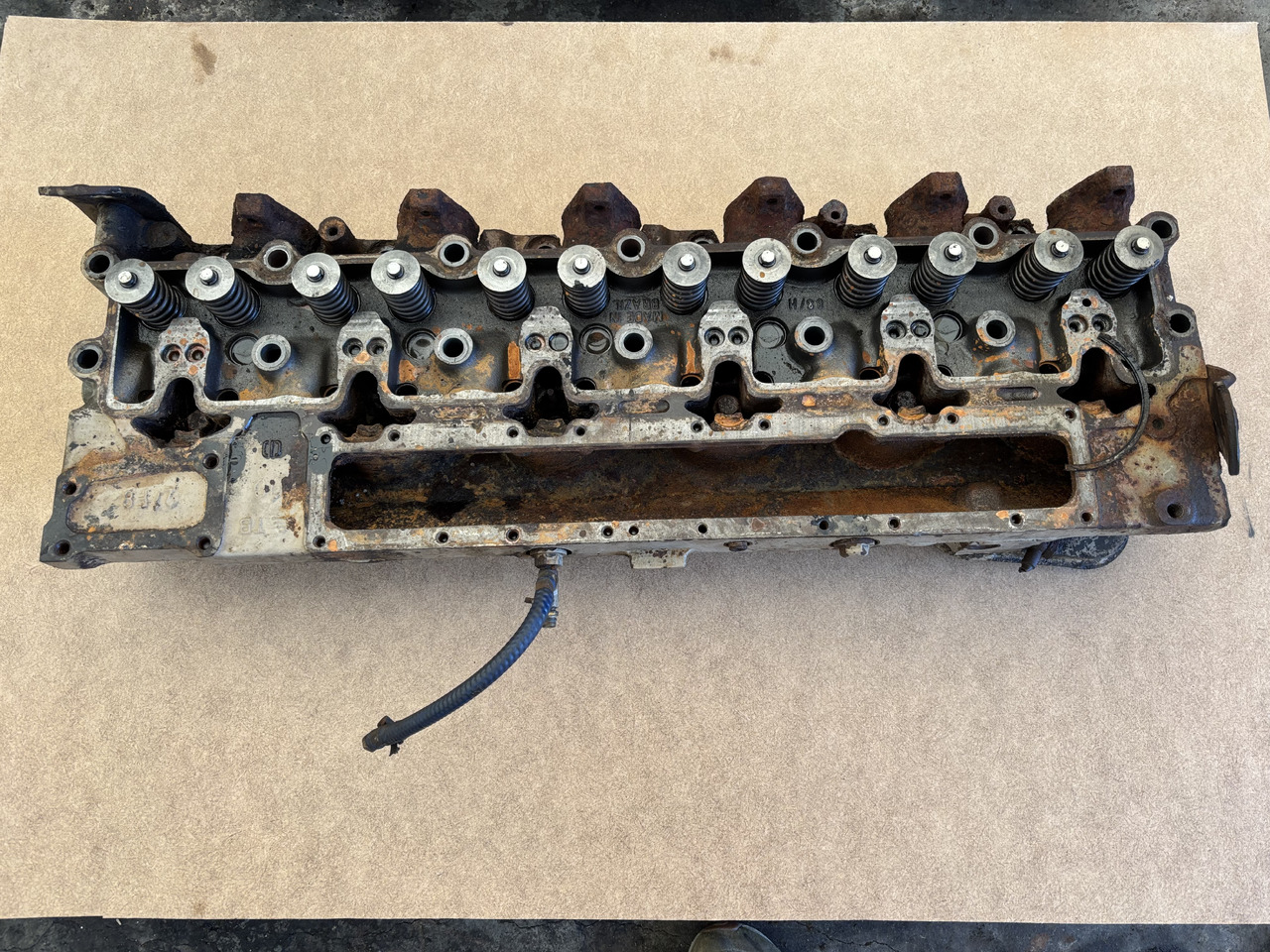 Cummins 6CT 6CT8.3 6C8.3 Głowica Cylindra j925642 3936180 - Cylinder head: picture 1 Cummins 6CT 6CT8.3 6C8.3 Głowica Cylindra j925642 3936180 - Cylinder head: picture 1