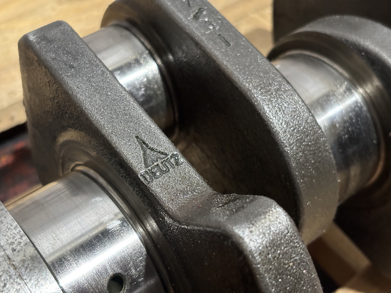 Deutz 04287163R TD 2011 L04 TD2011L04 Wał Korbowy - Crankshaft for Agricultural machinery: picture 5 Deutz 04287163R TD 2011 L04 TD2011L04 Wał Korbowy - Crankshaft for Agricultural machinery: picture 5