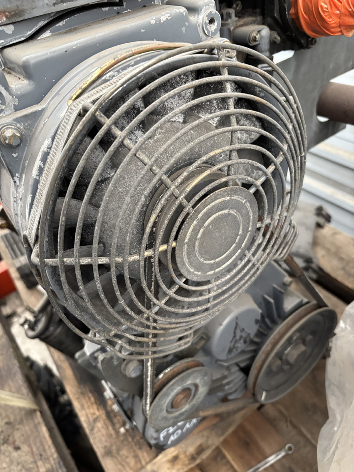 Deutz F2L1011 Silnik Blok Koło Zamachowe Tłok Pokrywa CZĘŚCI - Flywheel for Agricultural machinery: picture 4 Deutz F2L1011 Silnik Blok Koło Zamachowe Tłok Pokrywa CZĘŚCI - Flywheel for Agricultural machinery: picture 4