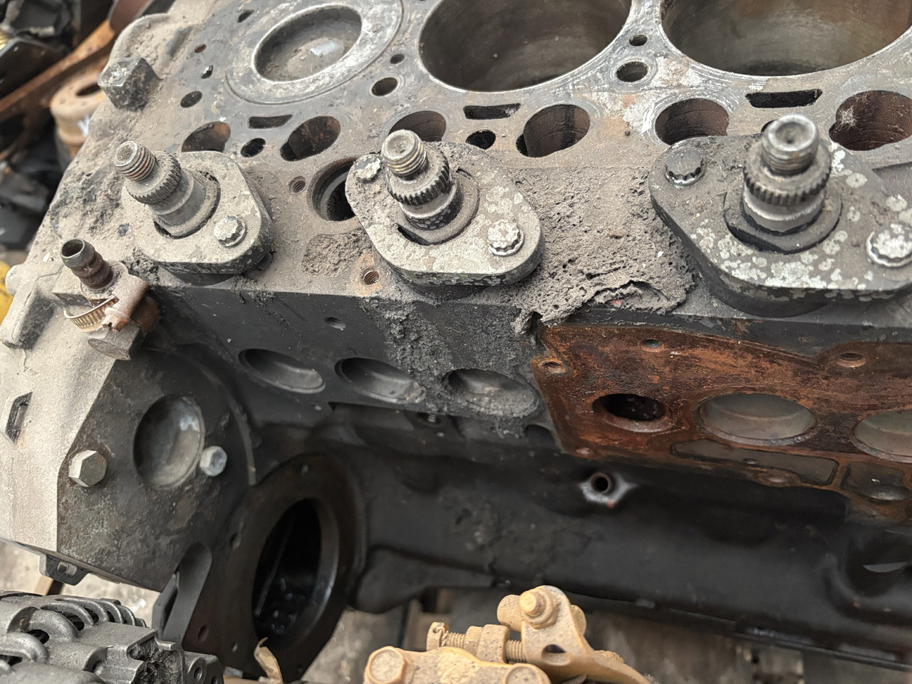 Deutz Fahr Merlo 04289542 10670424 Blok Silnika BF4M2012 TCD 2012 L04 4V - Cylinder block for Agricultural machinery: picture 2 Deutz Fahr Merlo 04289542 10670424 Blok Silnika BF4M2012 TCD 2012 L04 4V - Cylinder block for Agricultural machinery: picture 2