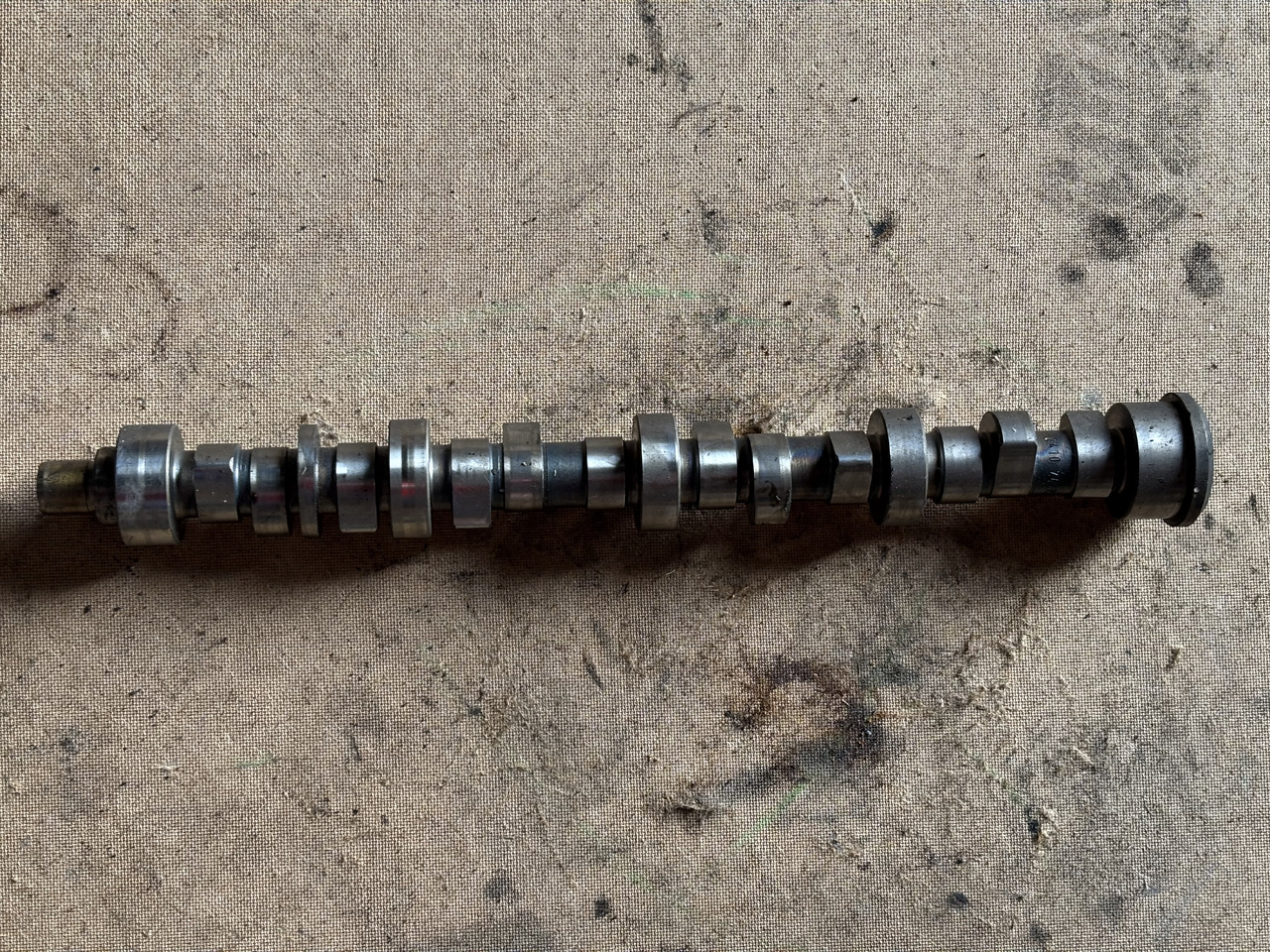 Deutz TD2011 D2011 D2011L04W Wałek Rozrządu 04102422 - Camshaft for Agricultural machinery: picture 2 Deutz TD2011 D2011 D2011L04W Wałek Rozrządu 04102422 - Camshaft for Agricultural machinery: picture 2
