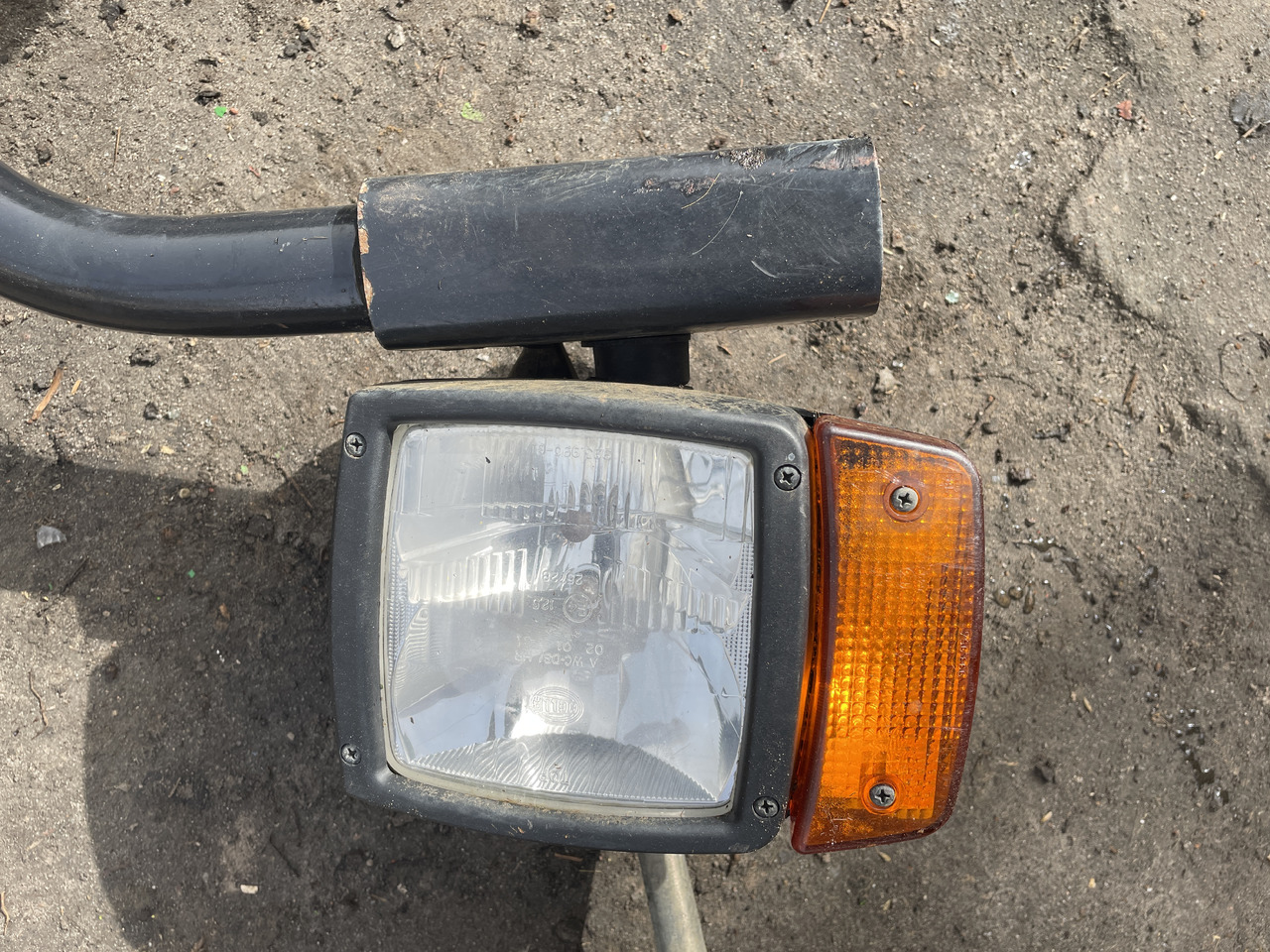 Deuzt-Fahr Agrovector 30.7 - lampy przednie reflektor - Headlight for Agricultural machinery: picture 3 Deuzt-Fahr Agrovector 30.7 - lampy przednie reflektor - Headlight for Agricultural machinery: picture 3