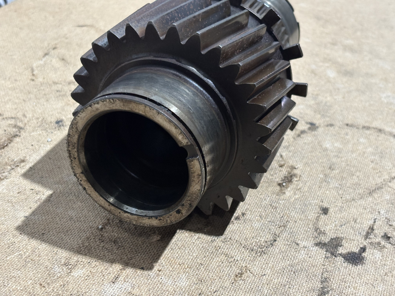 Fendt AGCO 920 924 926 930 Skrzynia Biegów Wał Wałek Tryb CZĘŚĆI M934100082040 - Gearbox for Agricultural machinery: picture 2 Fendt AGCO 920 924 926 930 Skrzynia Biegów Wał Wałek Tryb CZĘŚĆI M934100082040 - Gearbox for Agricultural machinery: picture 2