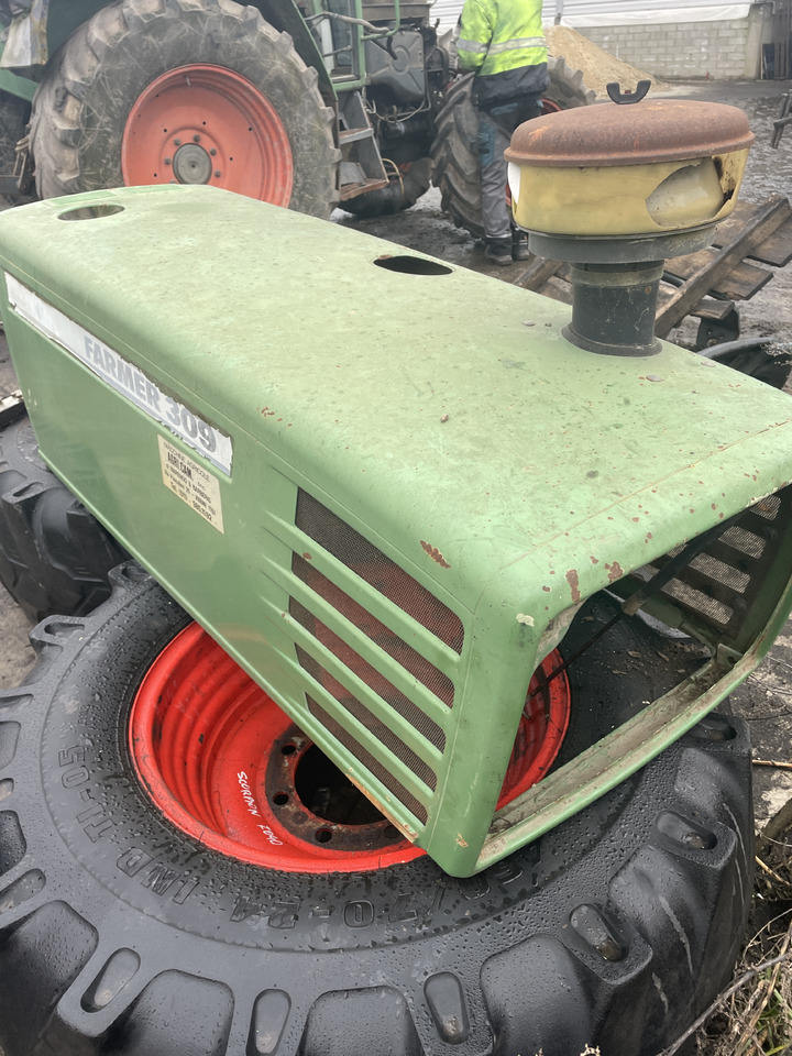 Fendt Farmer 309 - maska pokrywa silnika H309500020010 - Hood for Farm tractor: picture 2 Fendt Farmer 309 - maska pokrywa silnika H309500020010 - Hood for Farm tractor: picture 2