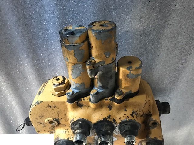JCB 4cx - Rozdzielacz Przedni - Hydraulic valve for Backhoe loader: picture 3 JCB 4cx - Rozdzielacz Przedni - Hydraulic valve for Backhoe loader: picture 3