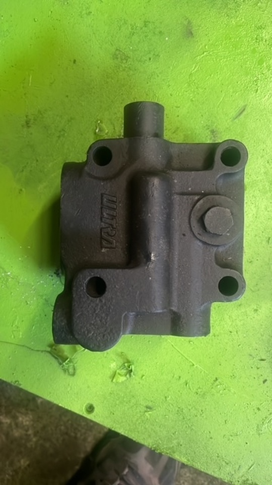 John Deere 4400 , 4500 Matbtro ts270 ts 280 zawór pierwszeństwa , zawór priorytetu - Hydraulic valve for Agricultural machinery: picture 4 John Deere 4400 , 4500 Matbtro ts270 ts 280 zawór pierwszeństwa , zawór priorytetu - Hydraulic valve for Agricultural machinery: picture 4
