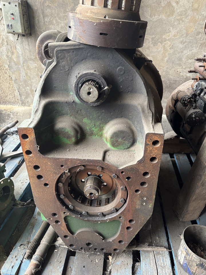 John Deere 51 E23 AutoPower Skrzynia Biegów Obudowa Wał Tryb Sprzęgło CZĘŚCI R544229 R544230 - Gearbox for Agricultural machinery: picture 1 John Deere 51 E23 AutoPower Skrzynia Biegów Obudowa Wał Tryb Sprzęgło CZĘŚCI R544229 R544230 - Gearbox for Agricultural machinery: picture 1
