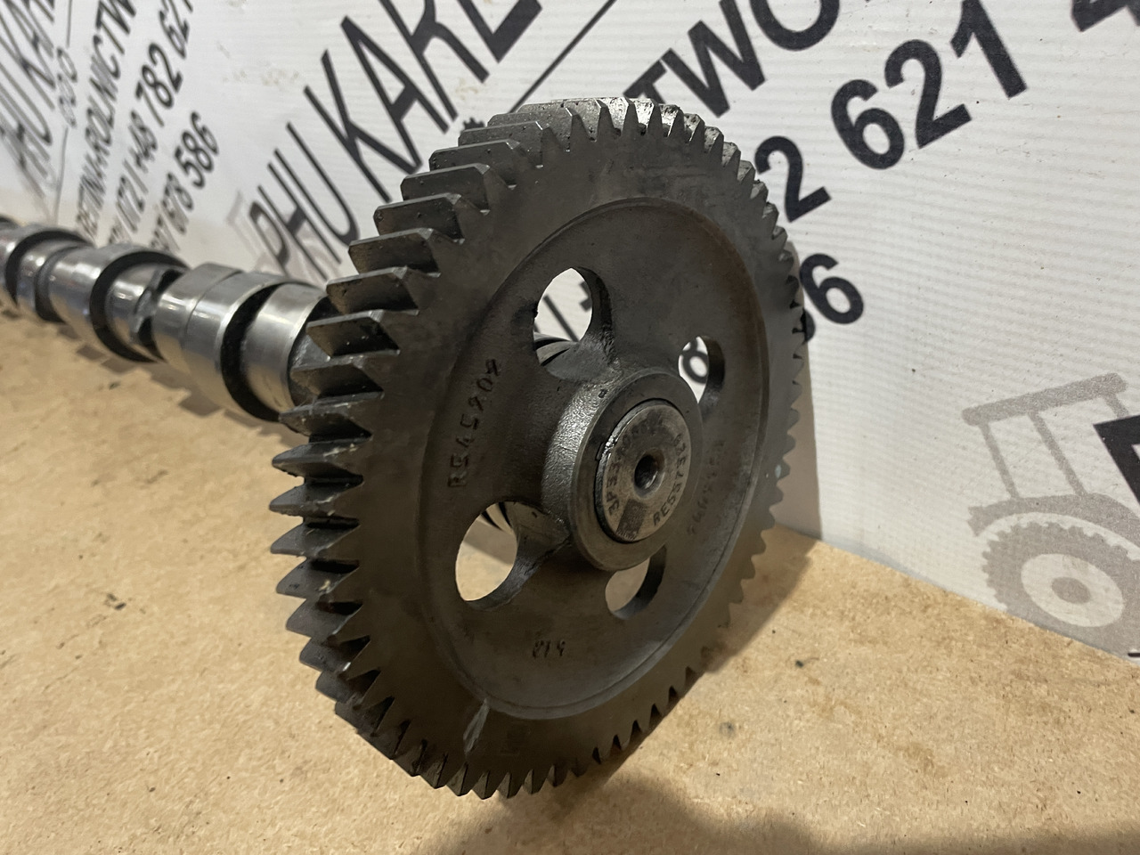 John Deere 6068 - wałek rozrządu RE557329 RE557328 R544004 - Camshaft for Agricultural machinery: picture 3 John Deere 6068 - wałek rozrządu RE557329 RE557328 R544004 - Camshaft for Agricultural machinery: picture 3