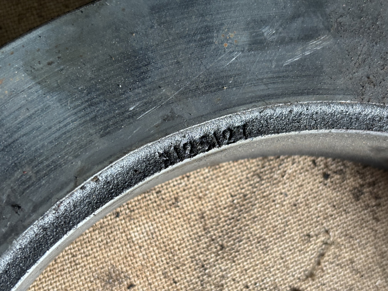John Deere 6140 6800 6900 7420 7500 Docisk Hamulca Płytka R125127 - Brake parts for Agricultural machinery: picture 2 John Deere 6140 6800 6900 7420 7500 Docisk Hamulca Płytka R125127 - Brake parts for Agricultural machinery: picture 2
