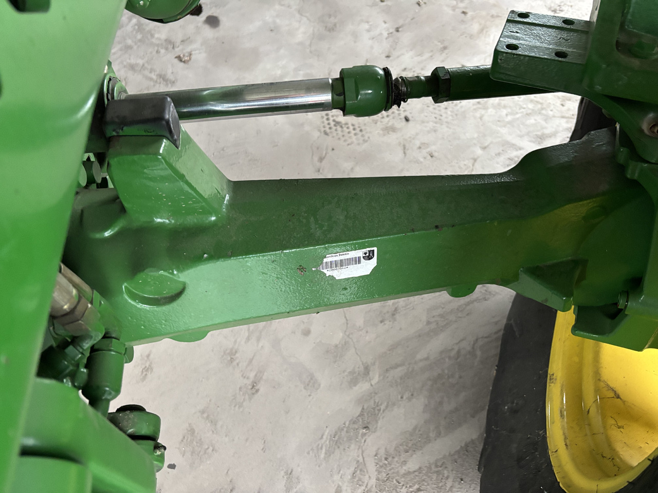 John Deere 6510, 6610 Most Obudowa Wału Przednia Lewa AL116584 - Front axle for Agricultural machinery: picture 2 John Deere 6510, 6610 Most Obudowa Wału Przednia Lewa AL116584 - Front axle for Agricultural machinery: picture 2