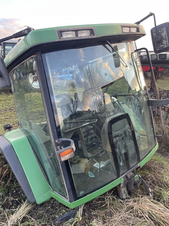 John Deere 8210 - kabina dach fotel błotniki plastiki lampy - Cab for Agricultural machinery: picture 4 John Deere 8210 - kabina dach fotel błotniki plastiki lampy - Cab for Agricultural machinery: picture 4