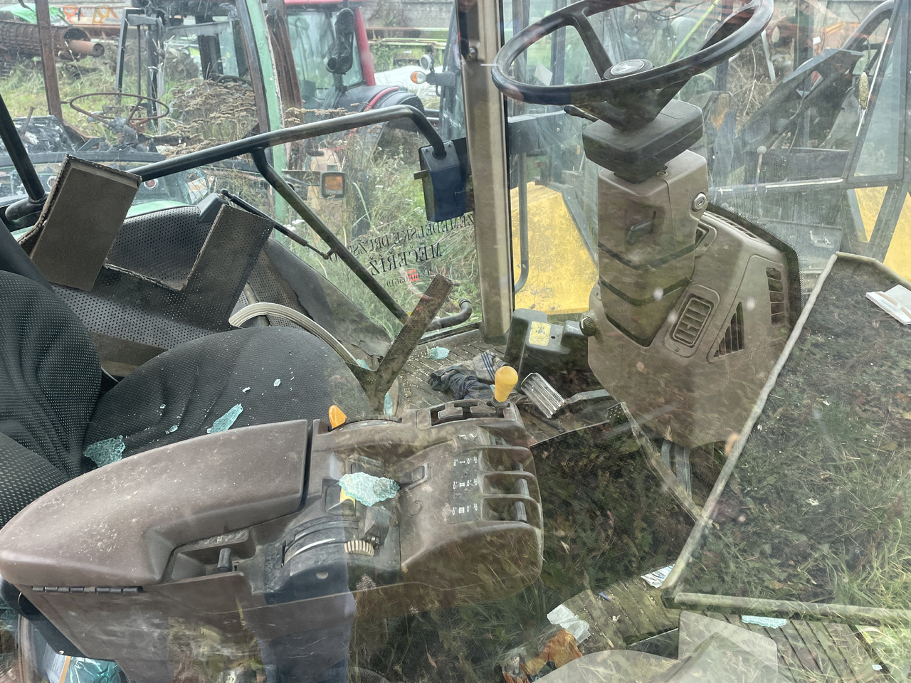 John Deere 8210 - kabina dach plastiki lusterko - Cab for Farm tractor: picture 2 John Deere 8210 - kabina dach plastiki lusterko - Cab for Farm tractor: picture 2