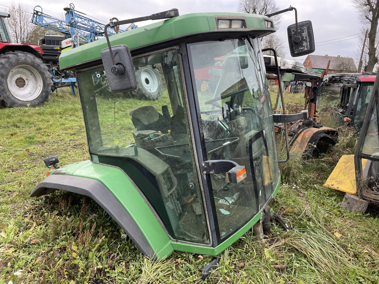 John Deere 8210 - kabina dach plastiki lusterko - Cab for Farm tractor: picture 1 John Deere 8210 - kabina dach plastiki lusterko - Cab for Farm tractor: picture 1