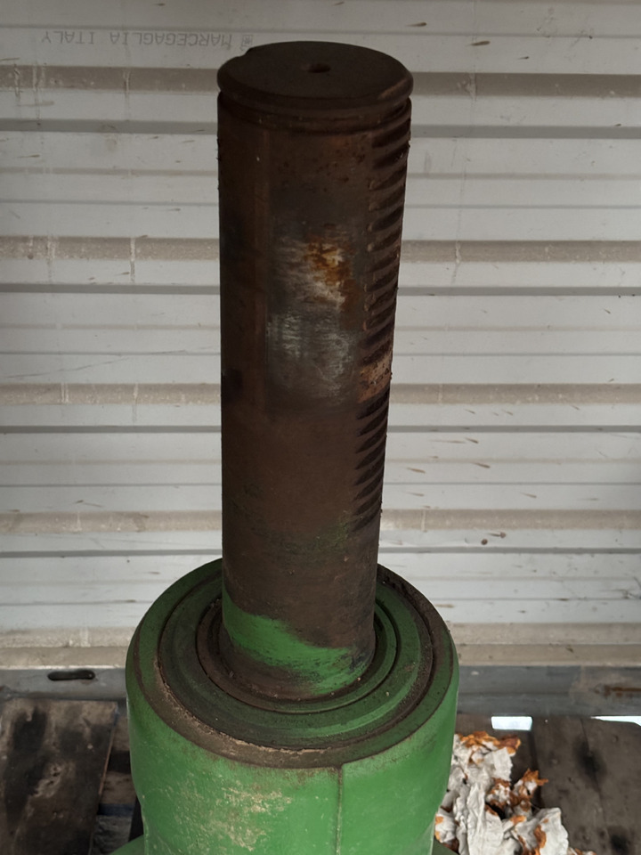 John Deere 8330 8370 Zwolnica Tylna Obudowa Wał R156486 R174225 R156486 R314670 R296985 R560119 - Final drive for Agricultural machinery: picture 4 John Deere 8330 8370 Zwolnica Tylna Obudowa Wał R156486 R174225 R156486 R314670 R296985 R560119 - Final drive for Agricultural machinery: picture 4