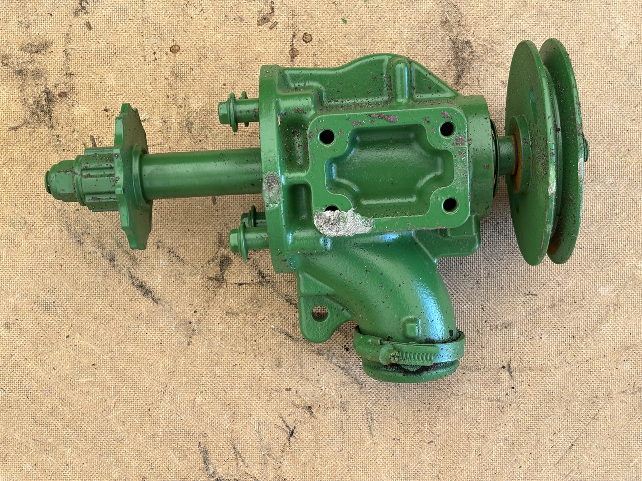 John Deere 8600 Obudowa Łożyska Wał HXE21982 HXE17173 - Undercarriage parts for Agricultural machinery: picture 2 John Deere 8600 Obudowa Łożyska Wał HXE21982 HXE17173 - Undercarriage parts for Agricultural machinery: picture 2