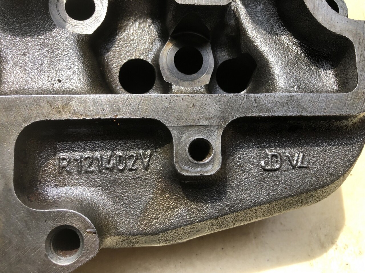 John Deere-głowica/John Deere 6210 6310 - Nr R121402V - Cylinder head for Agricultural machinery: picture 2 John Deere-głowica/John Deere 6210 6310 - Nr R121402V - Cylinder head for Agricultural machinery: picture 2