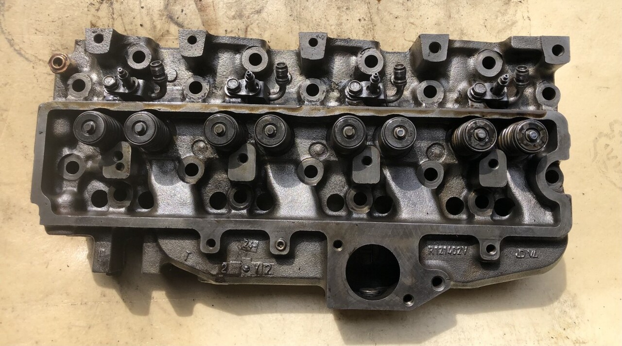 John Deere-głowica/John Deere 6210 6310 - Nr R121402V - Cylinder head for Agricultural machinery: picture 1 John Deere-głowica/John Deere 6210 6310 - Nr R121402V - Cylinder head for Agricultural machinery: picture 1