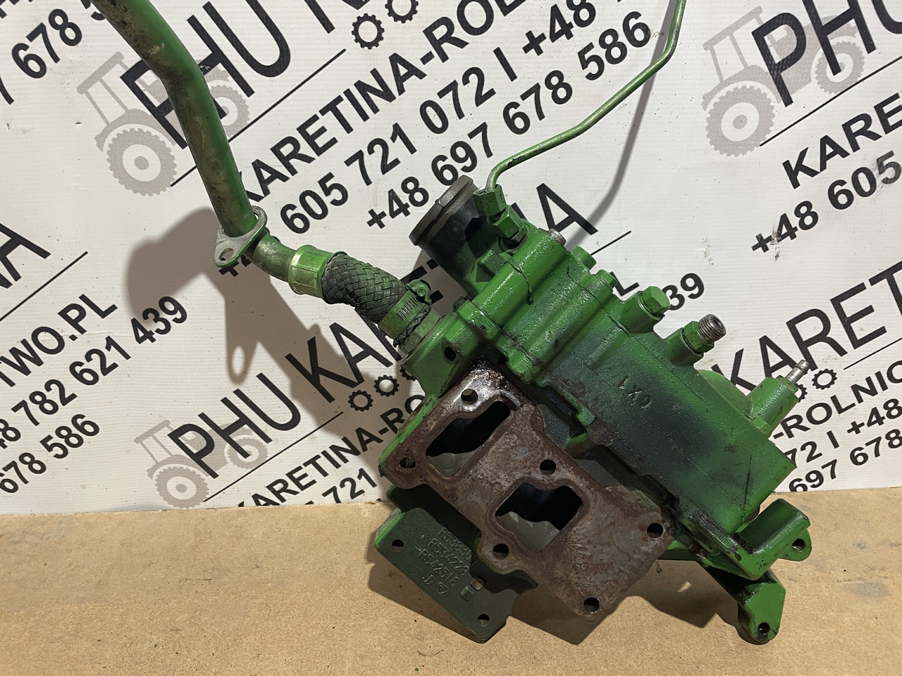 John Deere - obudowa termostatu RE563647 RE541921 RE542575 - Thermostat for Agricultural machinery: picture 3 John Deere - obudowa termostatu RE563647 RE541921 RE542575 - Thermostat for Agricultural machinery: picture 3