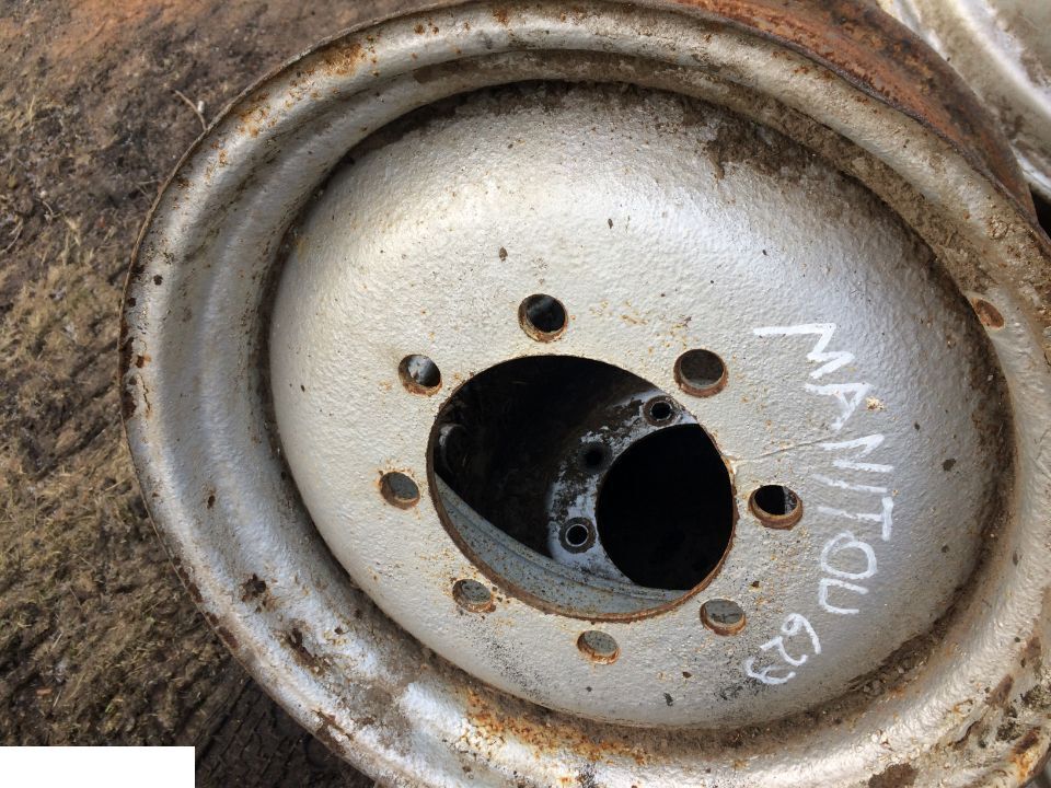 Koło John Deere 4400 - 405/70-24 - Wheel and tire package for Material handling equipment: picture 5 Koło John Deere 4400 - 405/70-24 - Wheel and tire package for Material handling equipment: picture 5