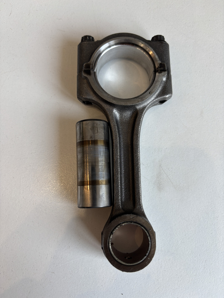 Kubota Z482 - korbowód - Connecting rod: picture 1 Kubota Z482 - korbowód - Connecting rod: picture 1