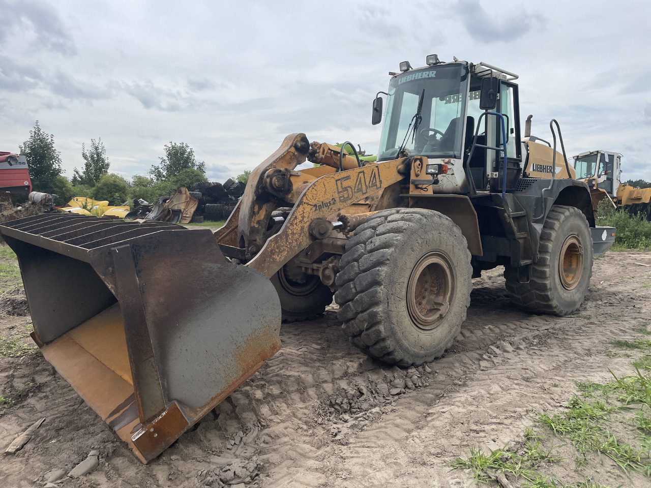 Liebherr L544 - koło felga opona - Rim for Agricultural machinery: picture 1 Liebherr L544 - koło felga opona - Rim for Agricultural machinery: picture 1