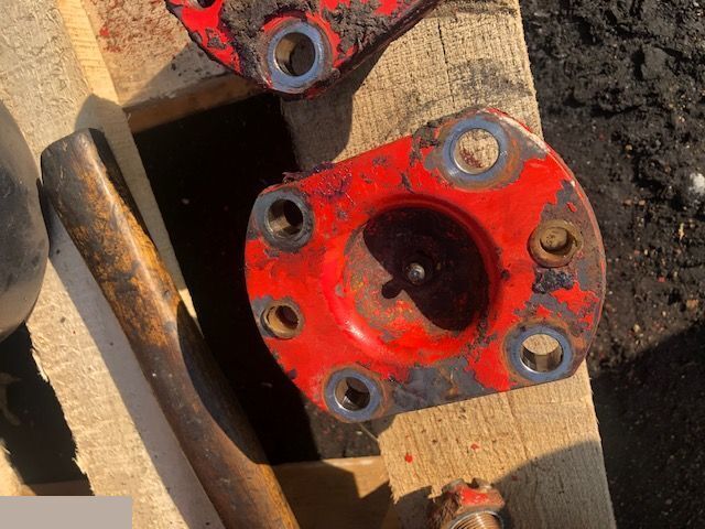 Manitou Clark Hurth - Sworznie Do Zwrotnic Łoźyska - Steering knuckle for Agricultural machinery: picture 2 Manitou Clark Hurth - Sworznie Do Zwrotnic Łoźyska - Steering knuckle for Agricultural machinery: picture 2