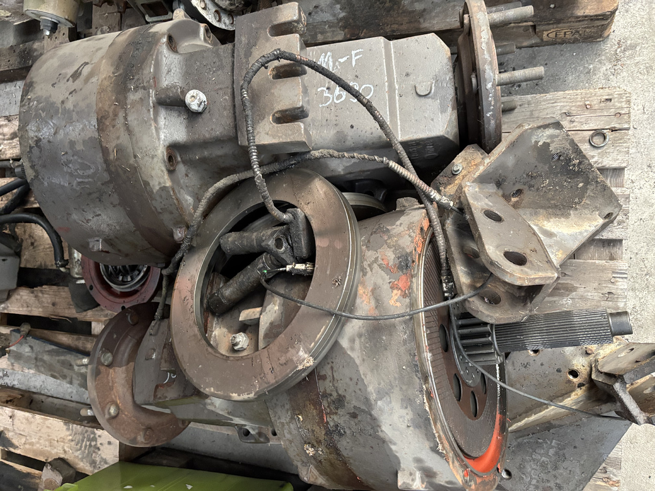 Massey Ferguson 3690 Obudowa Hamulca Tylnego Lewa 3616545M2 - Brake accessory for Agricultural machinery: picture 1 Massey Ferguson 3690 Obudowa Hamulca Tylnego Lewa 3616545M2 - Brake accessory for Agricultural machinery: picture 1