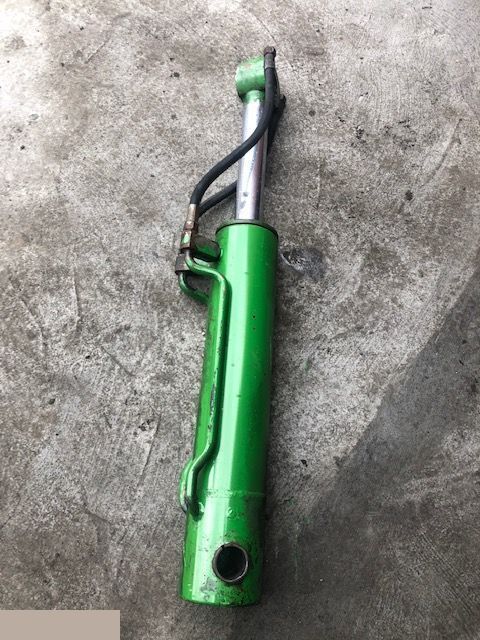 Matbro ts 270 - Siłownik Wychyłu Łyźki - Hydraulic cylinder for Agricultural machinery: picture 4 Matbro ts 270 - Siłownik Wychyłu Łyźki - Hydraulic cylinder for Agricultural machinery: picture 4