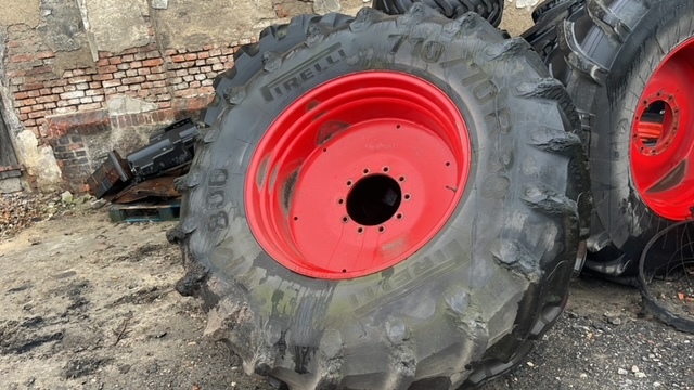 Opona pirelli 710/70 R38 - Tire for Agricultural machinery: picture 2 Opona pirelli 710/70 R38 - Tire for Agricultural machinery: picture 2