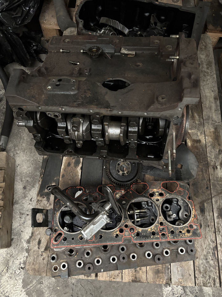 Perkins 1906/2200 Silnik Miska Wał Koło Zamachowe CZĘŚCI - Flywheel for Agricultural machinery: picture 1 Perkins 1906/2200 Silnik Miska Wał Koło Zamachowe CZĘŚCI - Flywheel for Agricultural machinery: picture 1