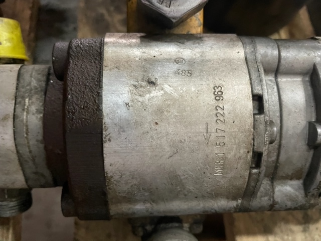 Pompa zębata Rexroth 0510466304 51517222962/1517222963/1517222452 - Hydraulic pump for Construction machinery: picture 3 Pompa zębata Rexroth 0510466304 51517222962/1517222963/1517222452 - Hydraulic pump for Construction machinery: picture 3