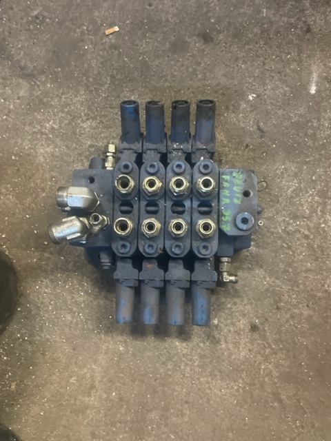 Rozdzielacz rexroth ASX01 deutz fahr Agrovector - Hydraulics for Truck: picture 4 Rozdzielacz rexroth ASX01 deutz fahr Agrovector - Hydraulics for Truck: picture 4