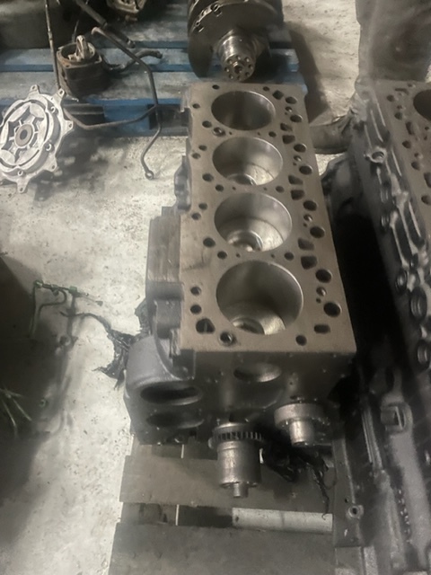 Silnik słupek new holland case F4GE 4C - Engine and parts for Agricultural machinery: picture 5 Silnik słupek new holland case F4GE 4C - Engine and parts for Agricultural machinery: picture 5